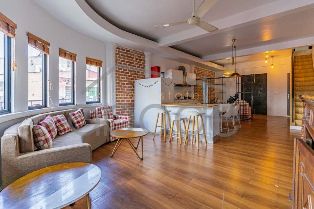 3 bedroom apartment for rent Riverside Daun Penh