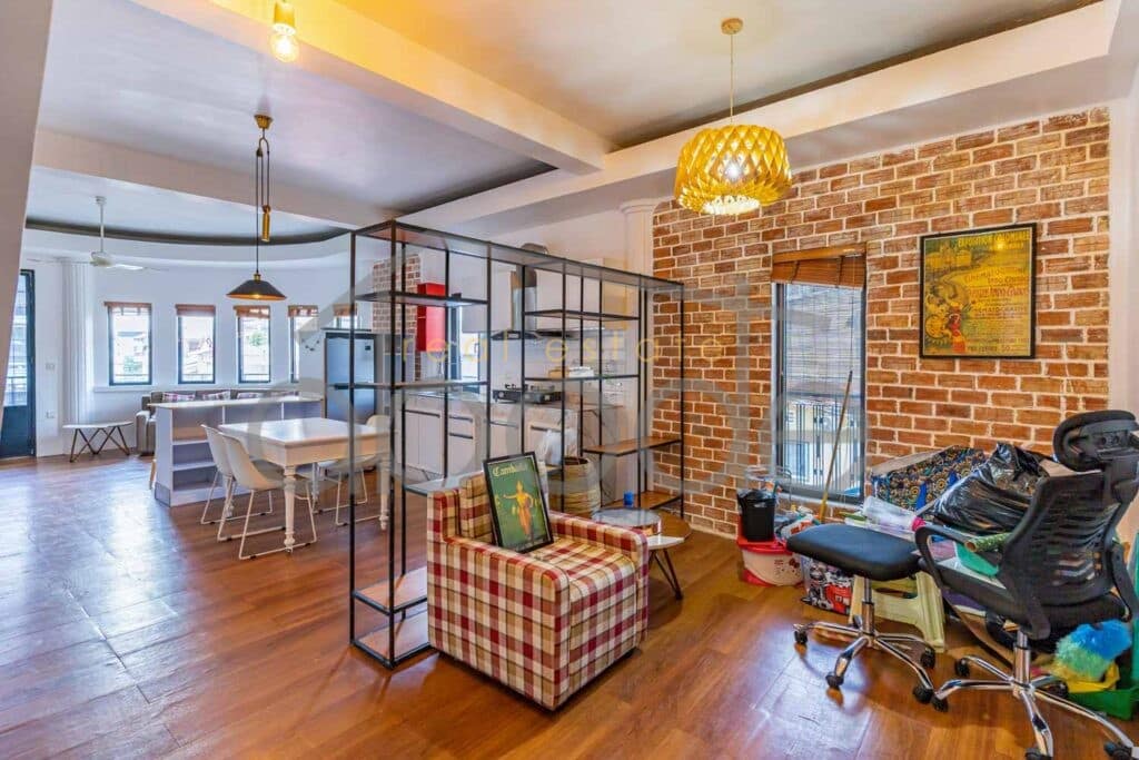 3 bedroom apartment for rent Riverside Daun Penh