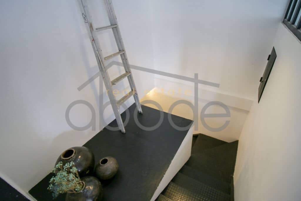 3 bedroom renovated apartment for sale Daun Penh Riverside Wat Phnom