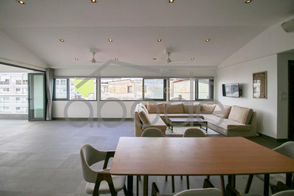 3 bedroom renovated apartment for sale Daun Penh Riverside Wat Phnom