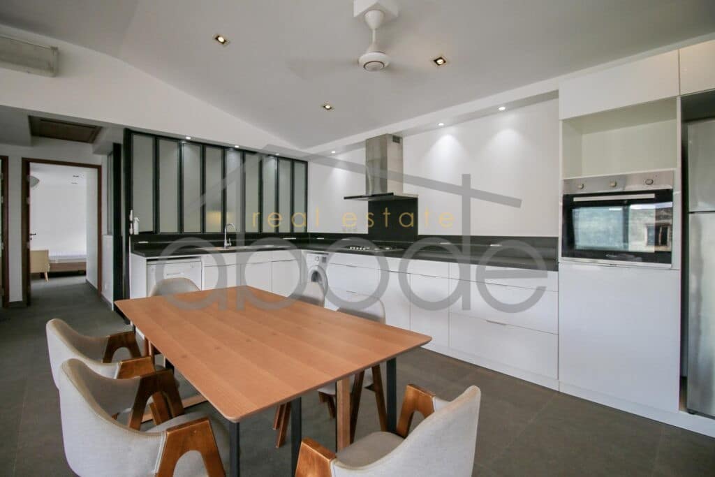 3 bedroom renovated apartment for sale Daun Penh Riverside Wat Phnom