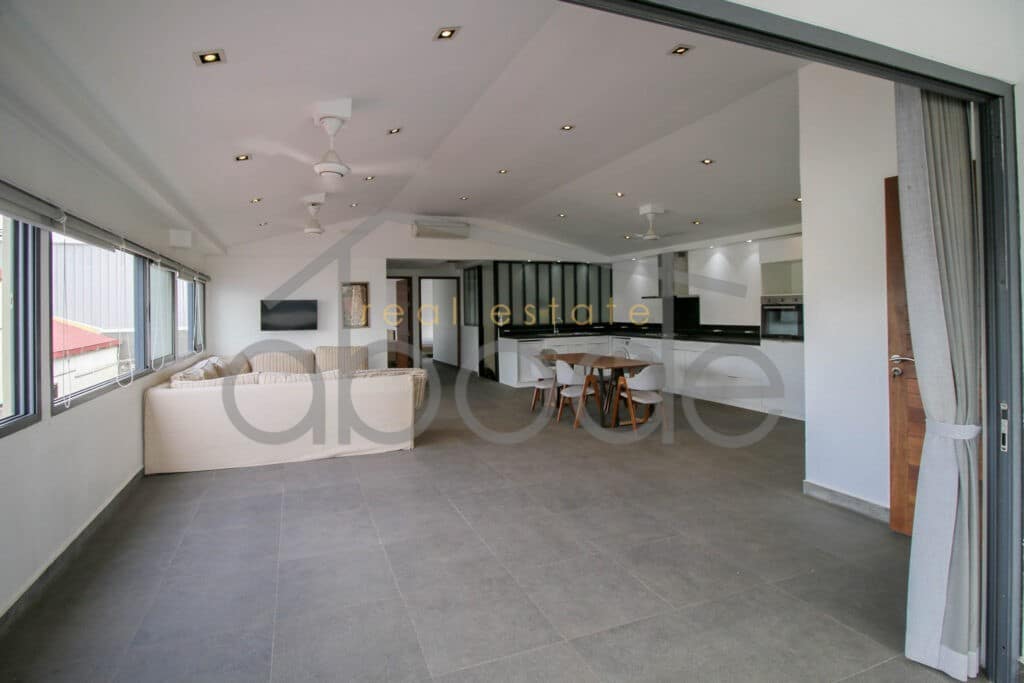 3 bedroom renovated apartment for sale Daun Penh Riverside Wat Phnom