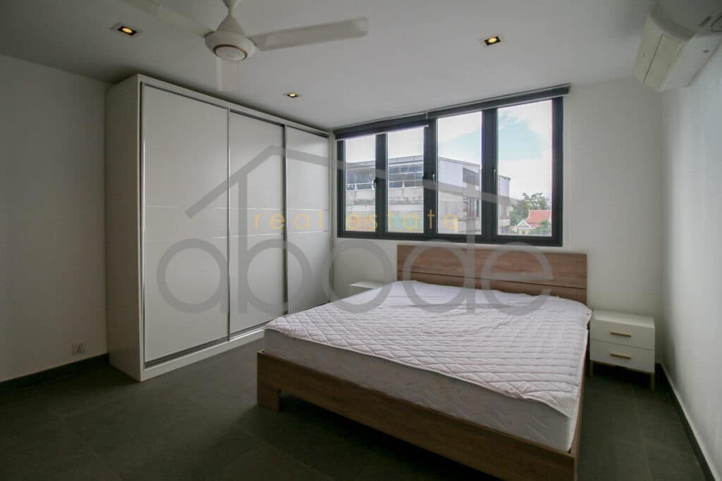 3 bedroom renovated apartment for sale Daun Penh Riverside Wat Phnom