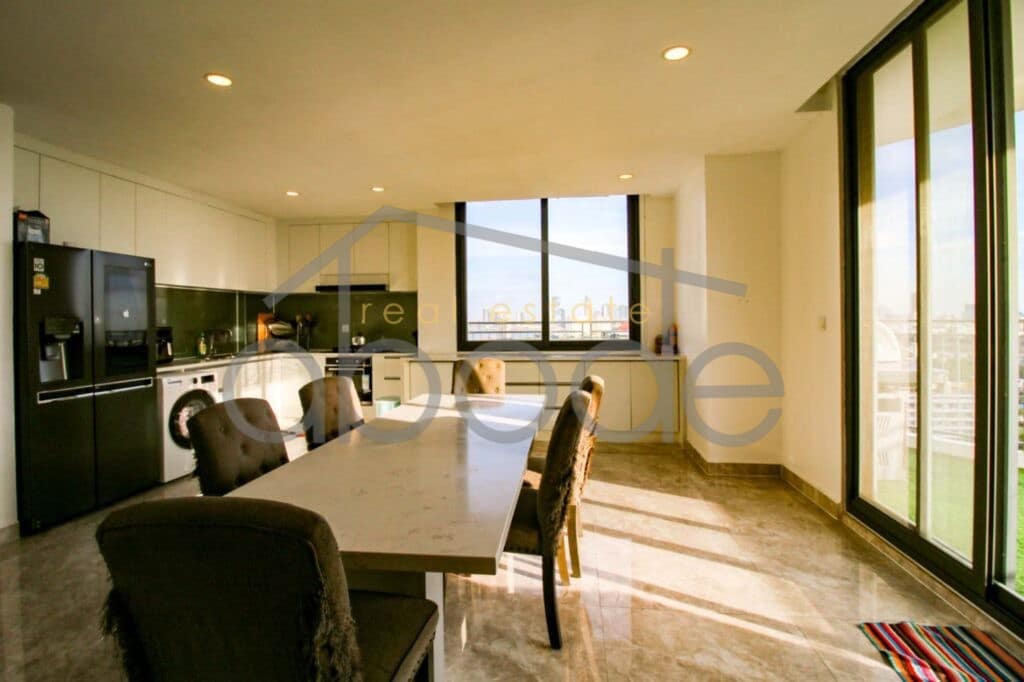 4 bedroom penthouse apartment for sale Chroy Changvar