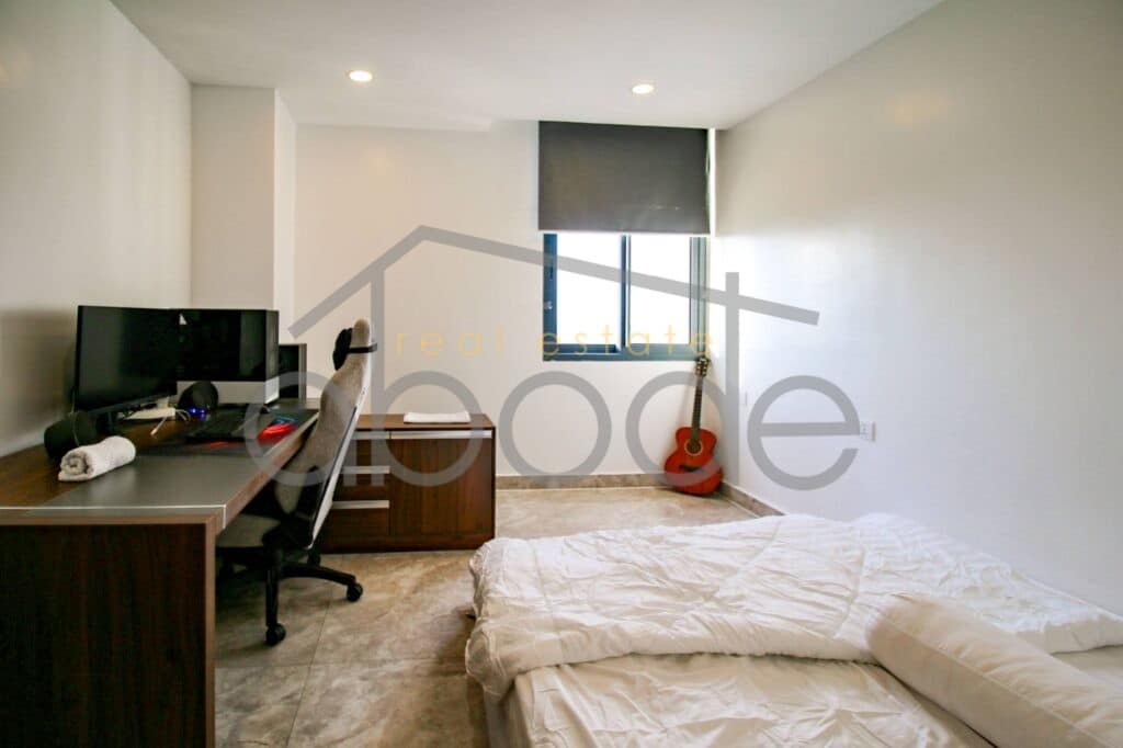 4 bedroom penthouse apartment for sale Chroy Changvar