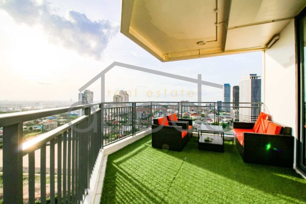 4 bedroom penthouse apartment for sale Chroy Changvar