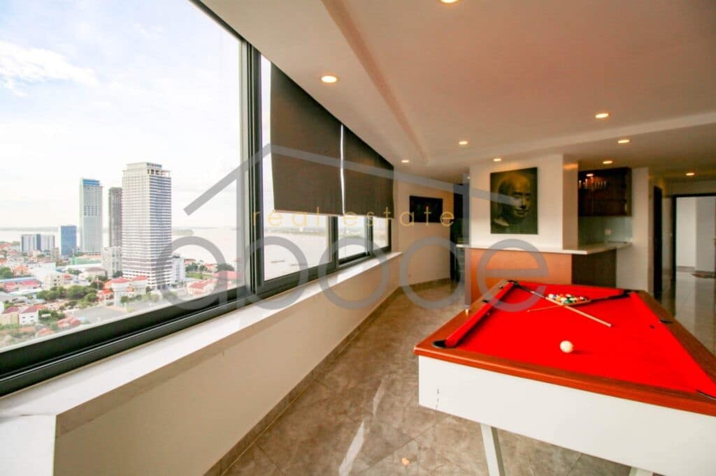 4 bedroom penthouse apartment for sale Chroy Changvar