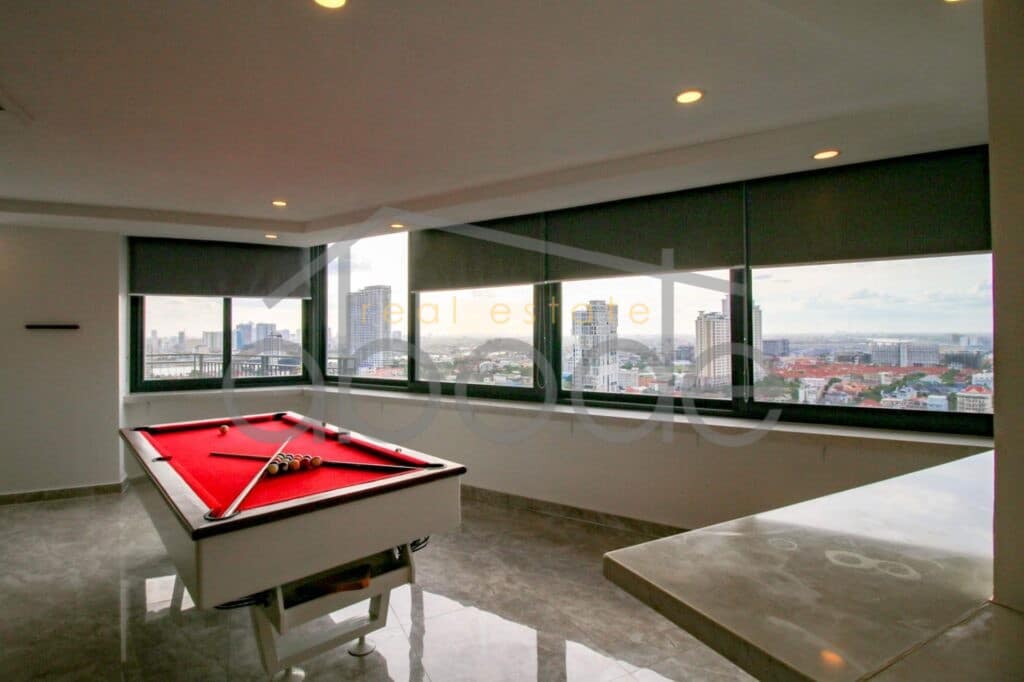 4 bedroom penthouse apartment for sale Chroy Changvar