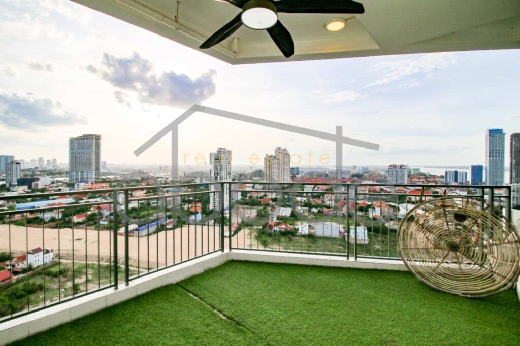 4 bedroom penthouse apartment for sale Chroy Changvar