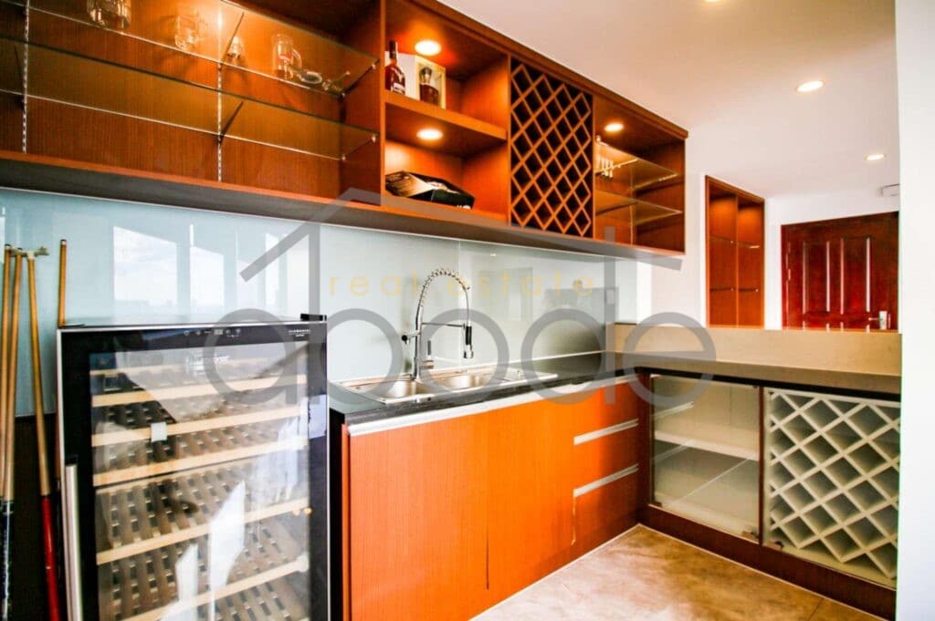 4 bedroom penthouse apartment for sale Chroy Changvar