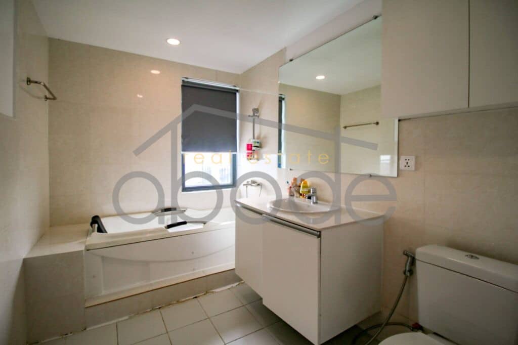 4 bedroom penthouse apartment for sale Chroy Changvar