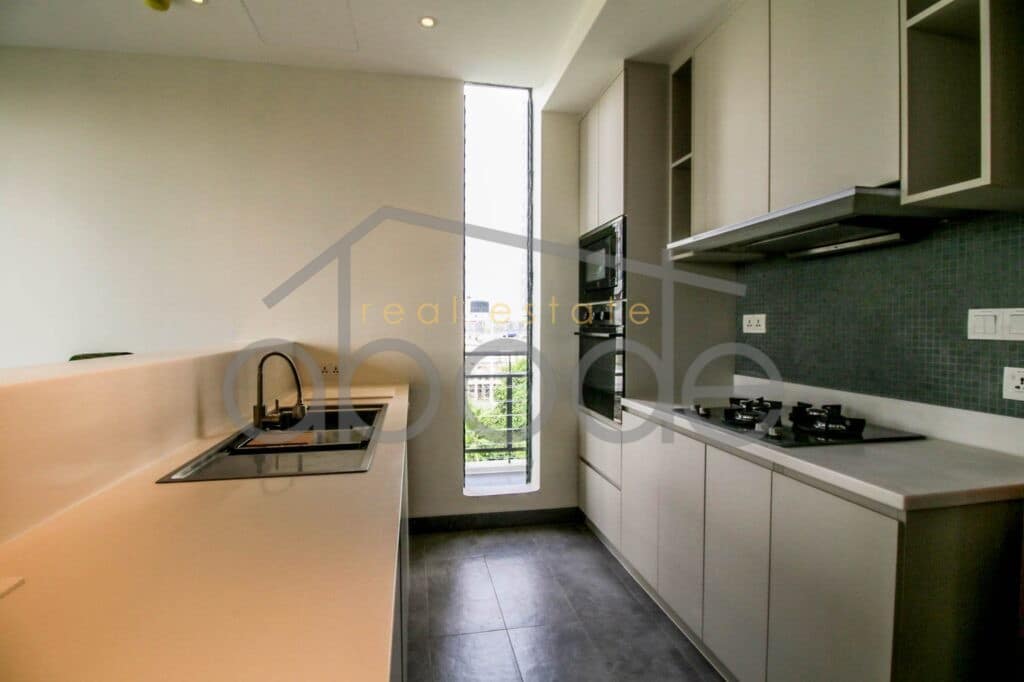 Luxury duplex 4 bedroom apartment for rent Chroy Changvar