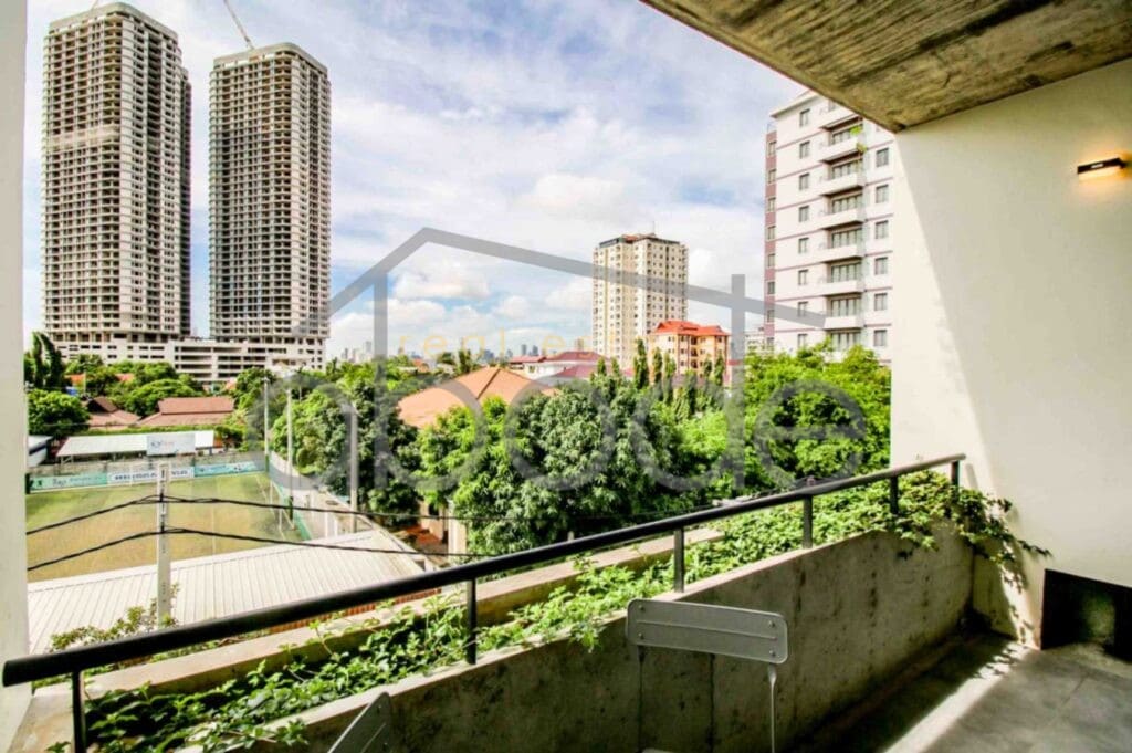 Luxury duplex 4 bedroom apartment for rent Chroy Changvar