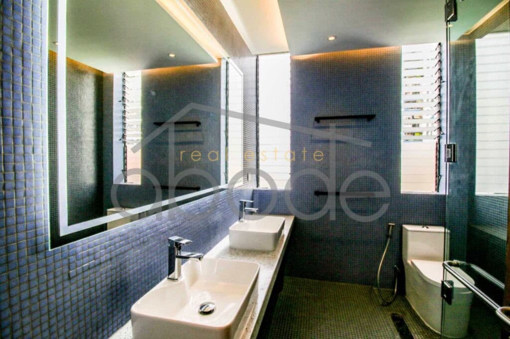 Luxury duplex 4 bedroom apartment for rent Chroy Changvar