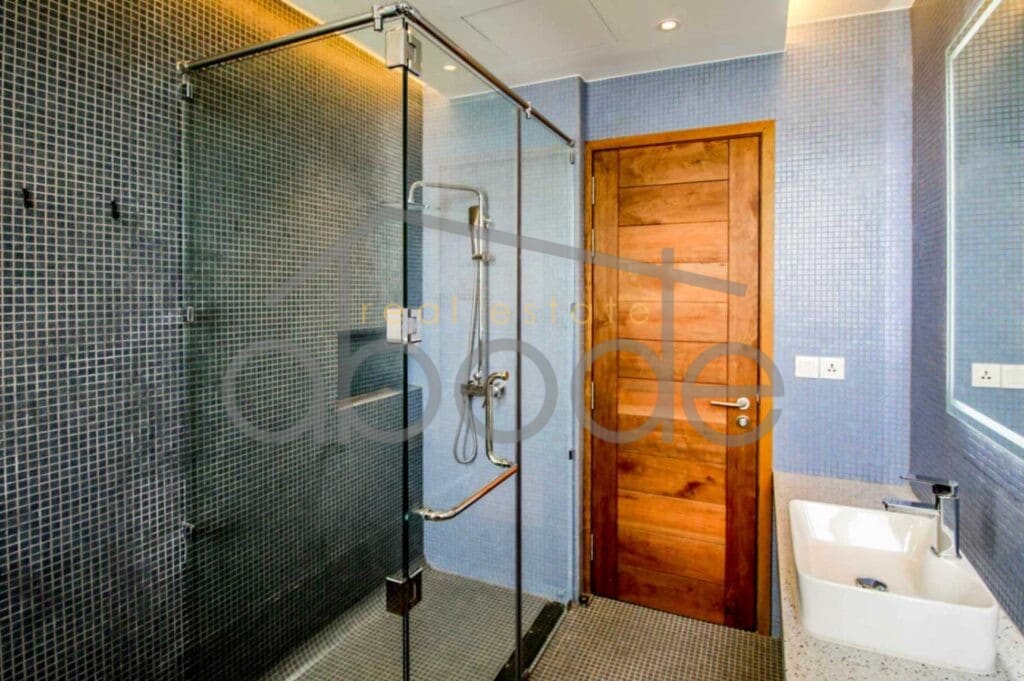 Luxury duplex 4 bedroom apartment for rent Chroy Changvar