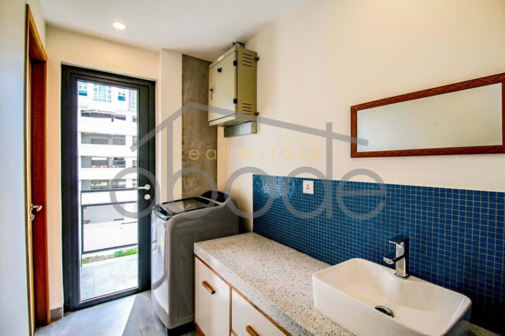 Modern 3 bedroom apartment for rent Chroy Changvar