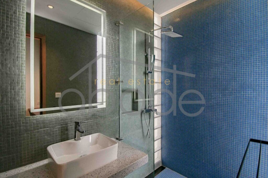 Modern 4 bedroom apartment for rent Chroy Changvar Swimming Pool