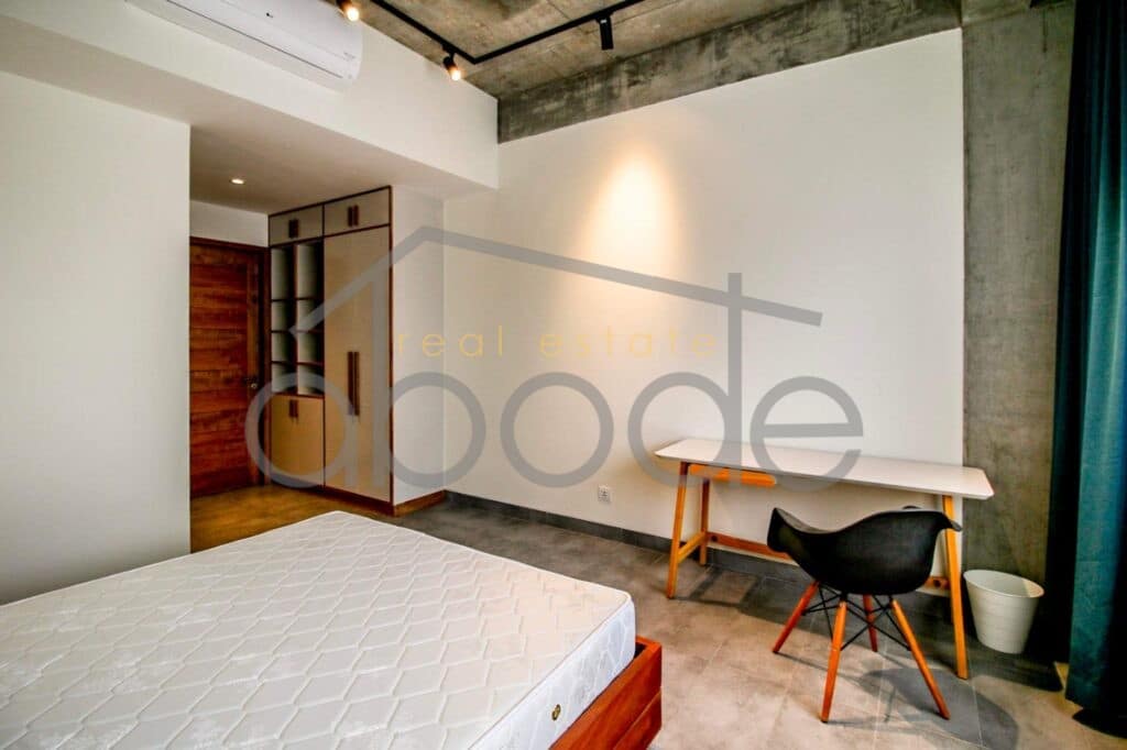 Modern 4 bedroom apartment for rent Chroy Changvar Swimming Pool
