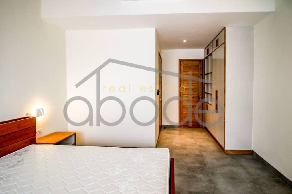Modern 4 bedroom apartment for rent Chroy Changvar Swimming Pool