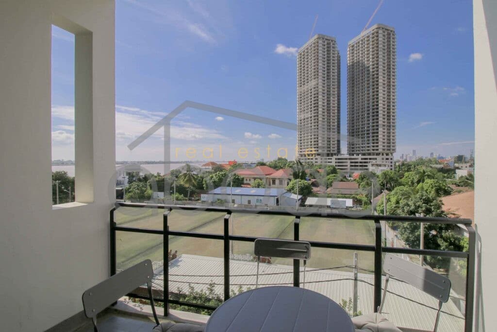 Modern 4 bedroom apartment for rent Chroy Changvar Swimming Pool