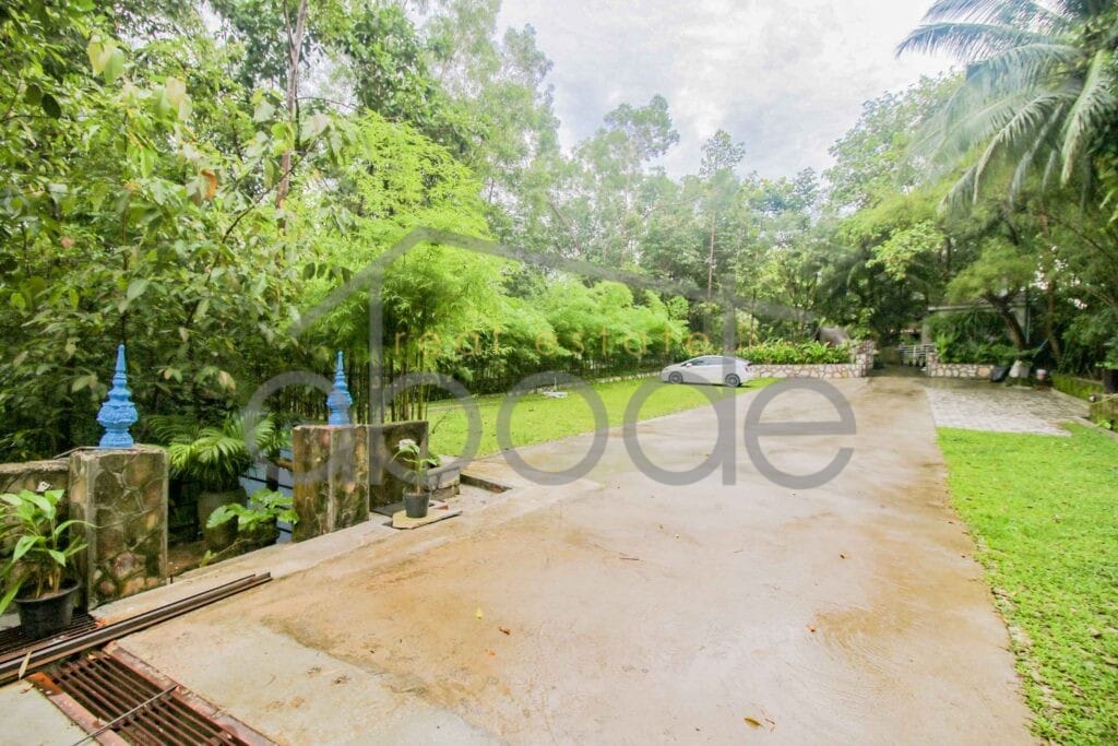 Resort garden setting for sale Sihanoukville