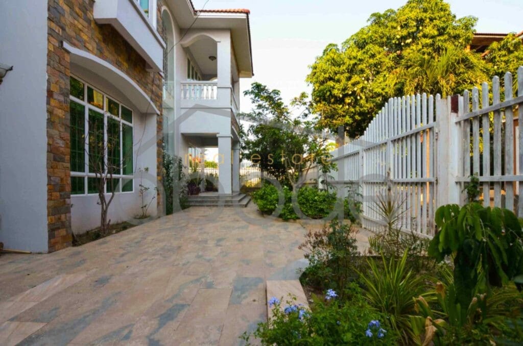Villa for rent Chroy Changvar Phnom Penh