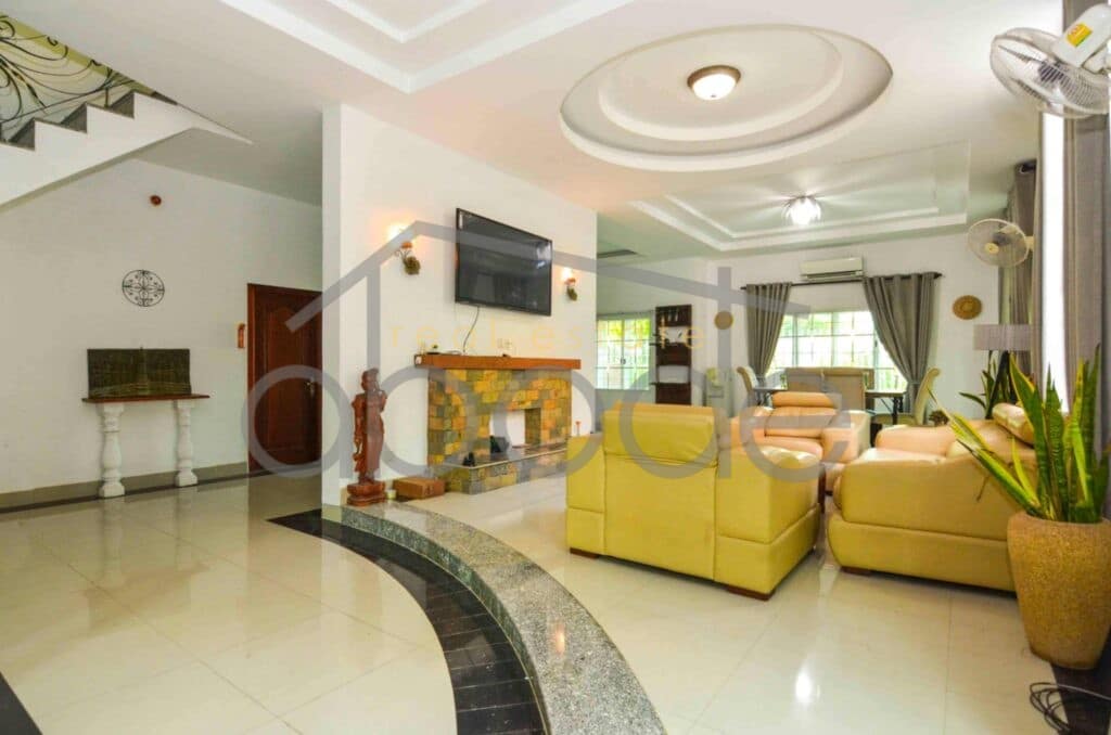 Villa for rent Chroy Changvar Phnom Penh