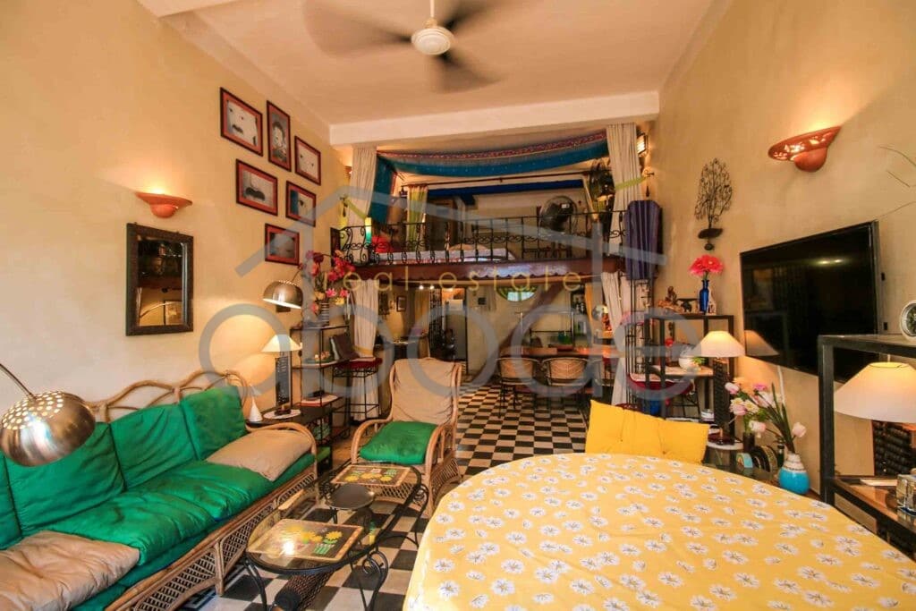 1 bedroom colonial style apartment for rent Daun Penh