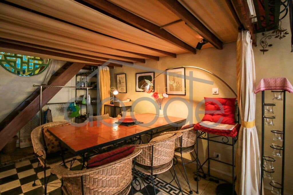1 bedroom colonial style apartment for rent Daun Penh