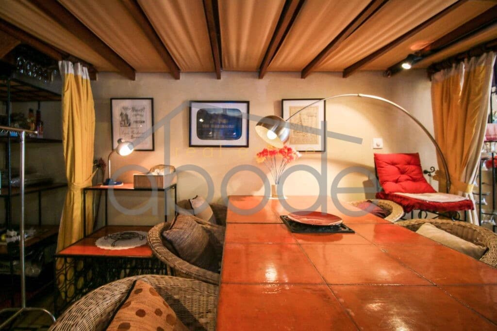 1 bedroom colonial style apartment for rent Daun Penh