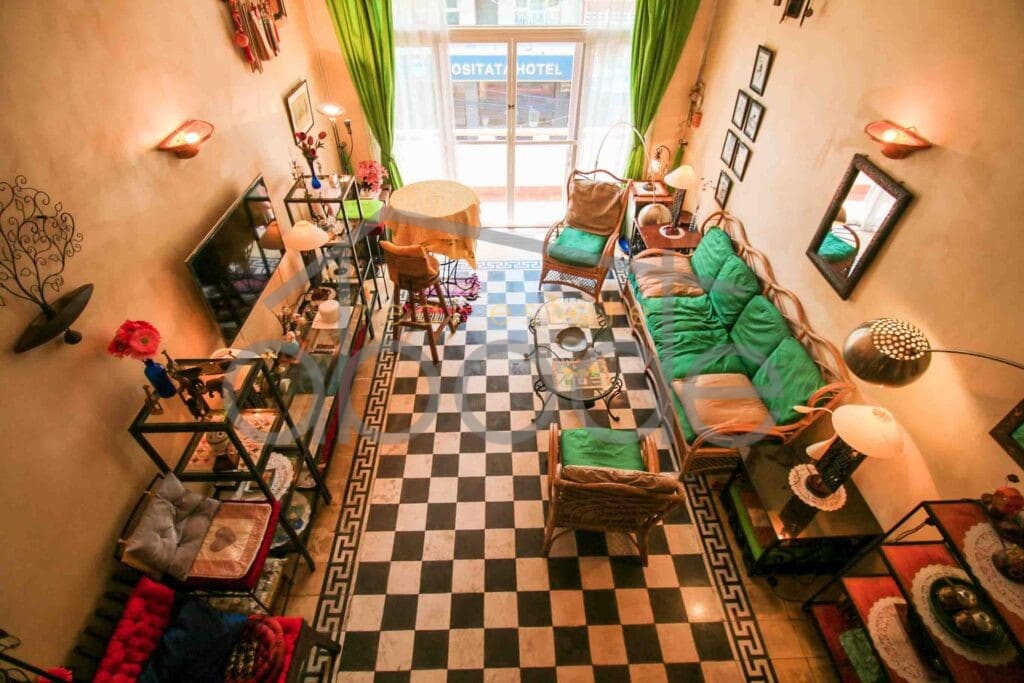 1 bedroom colonial style apartment for rent Daun Penh