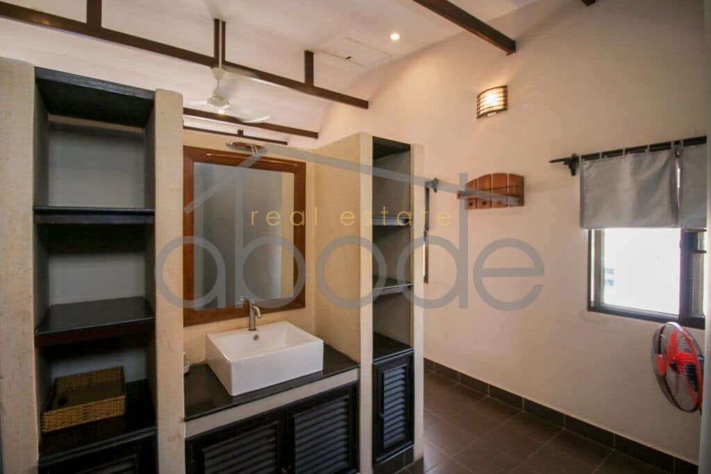 1 bedroom duplex apartment for rent Daun Penh
