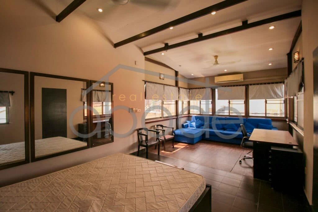 1 bedroom duplex apartment for rent Daun Penh
