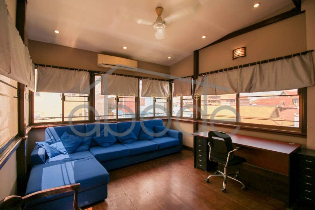 1 bedroom duplex apartment for rent Daun Penh