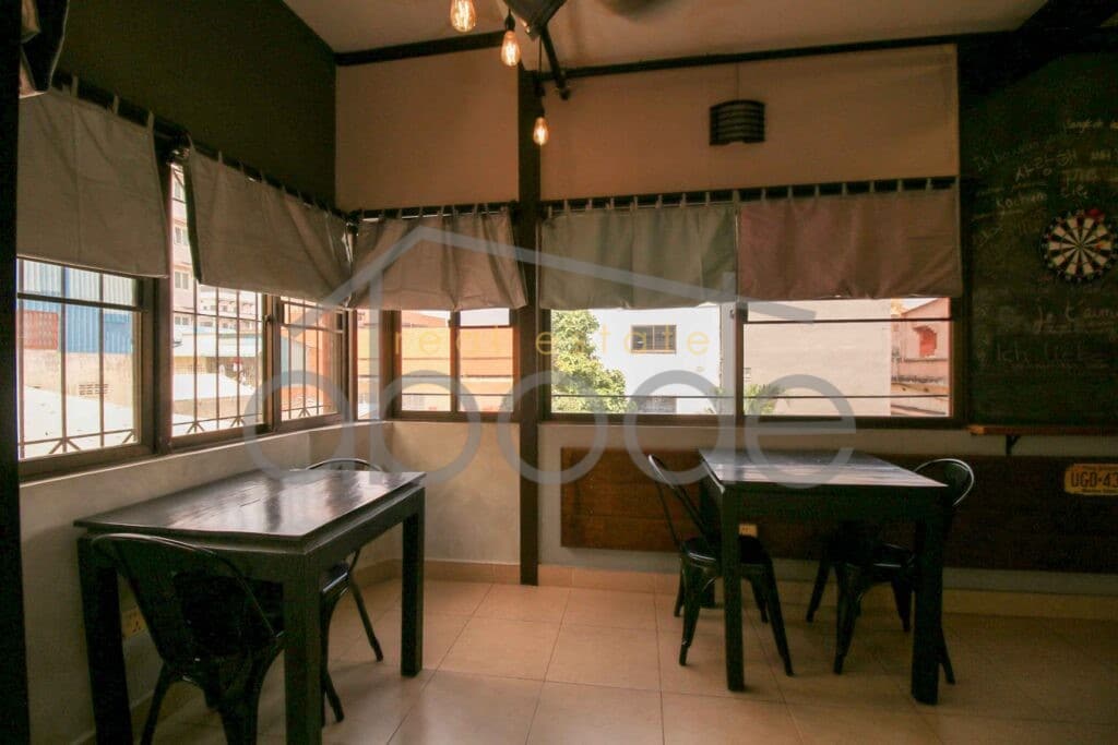 1 bedroom duplex apartment for rent Daun Penh