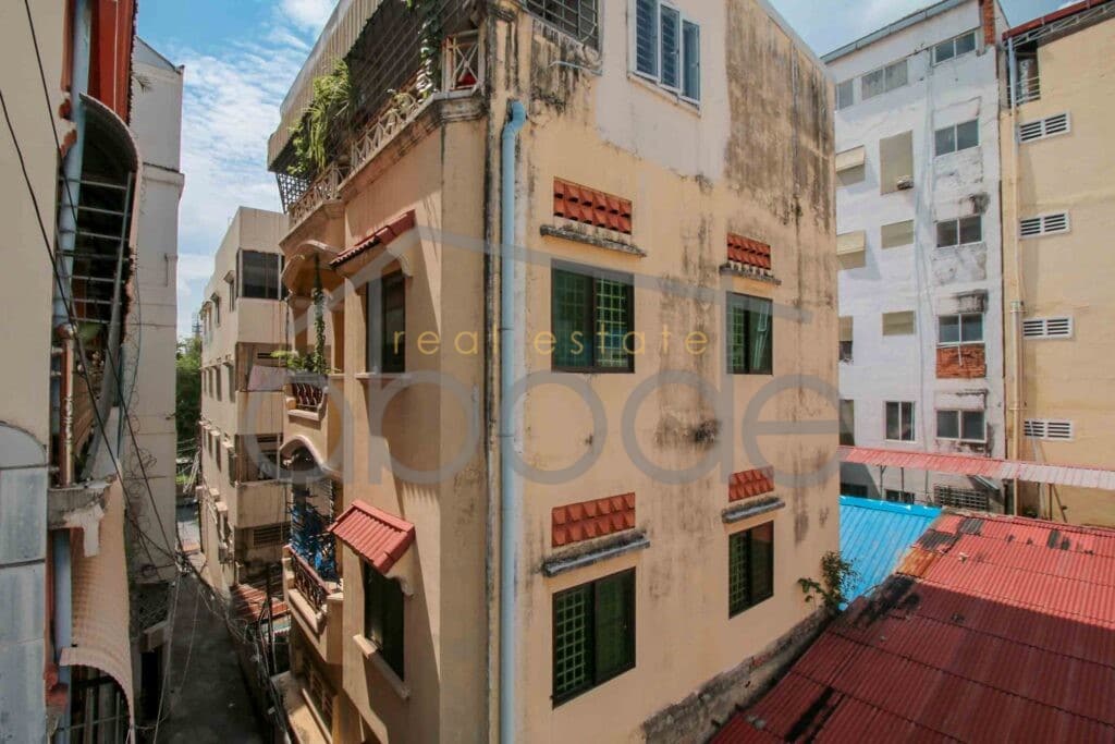 1 bedroom duplex apartment for rent Daun Penh