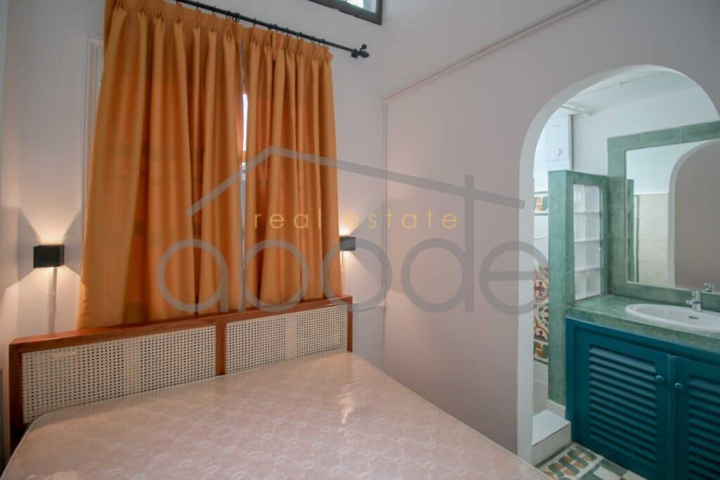 2 colonial apartment for rent Riverside Daun Penh