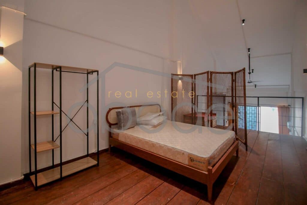 2 colonial apartment for rent Riverside Daun Penh