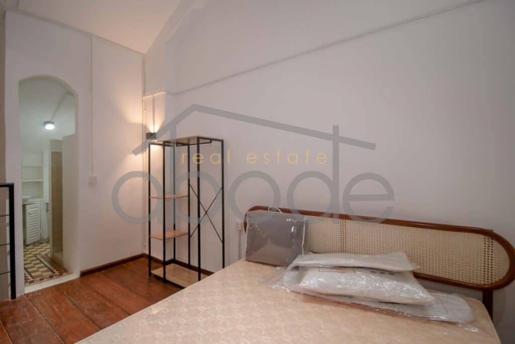 2 colonial apartment for rent Riverside Daun Penh