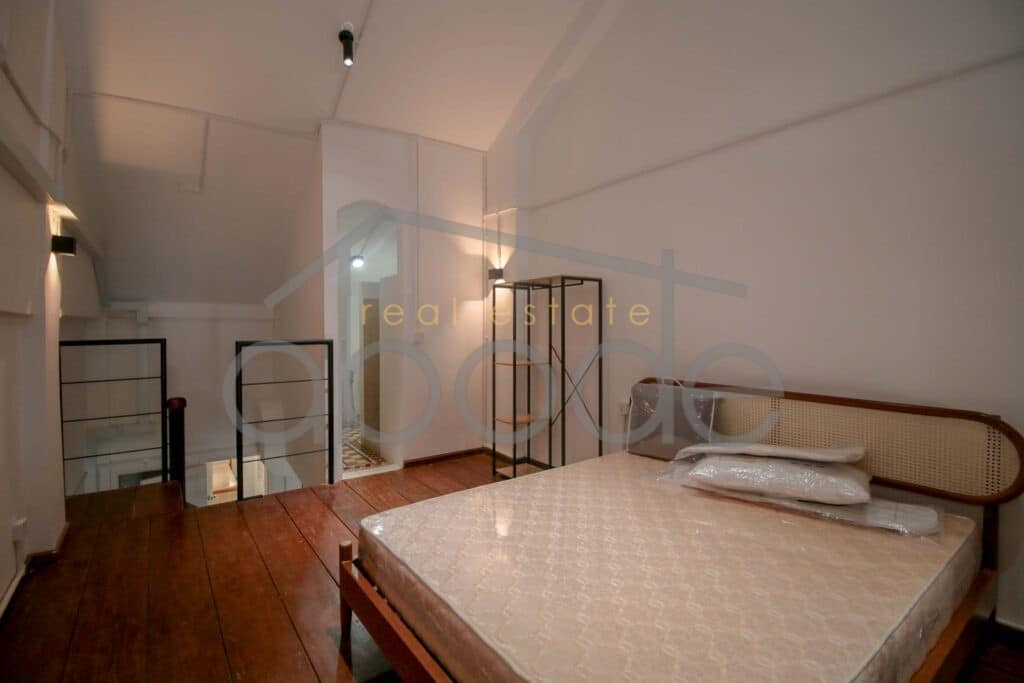 2 colonial apartment for rent Riverside Daun Penh