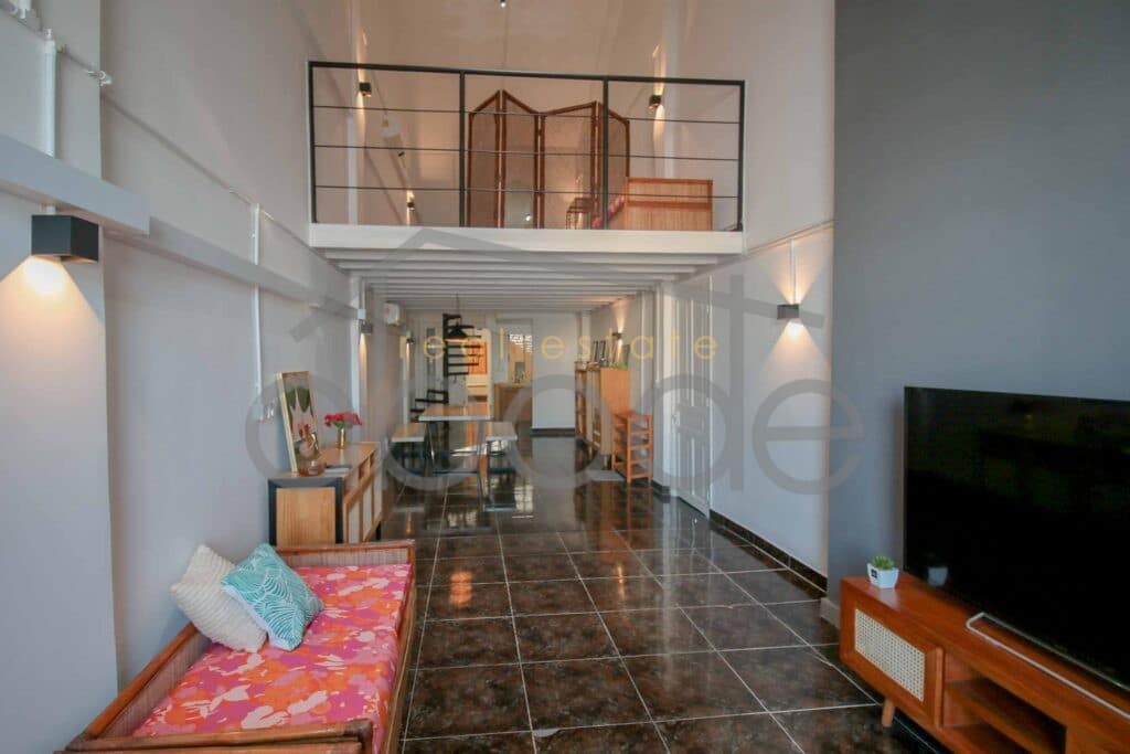 2 colonial apartment for rent Riverside Daun Penh