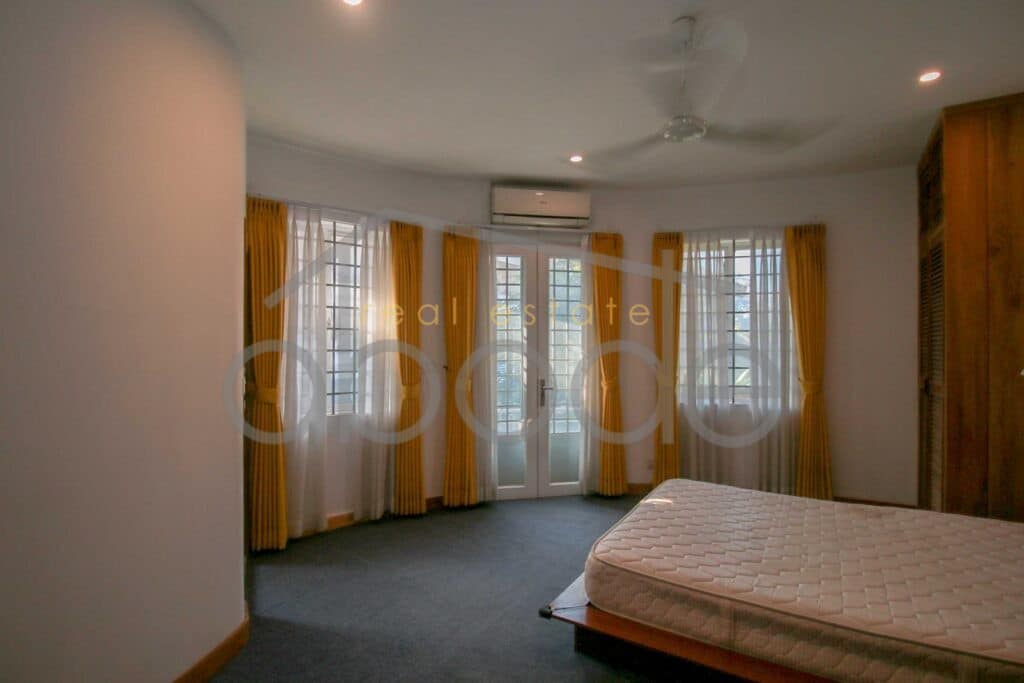 3 bedroom apartment for rent central phnom penh