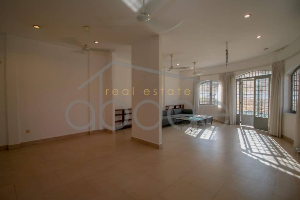 3 bedroom apartment for rent central phnom penh