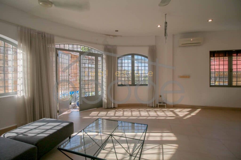 3 bedroom apartment for rent central phnom penh