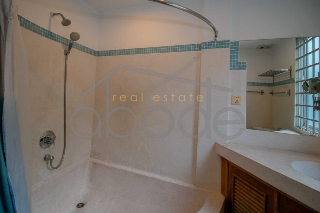 3 bedroom apartment for rent central phnom penh
