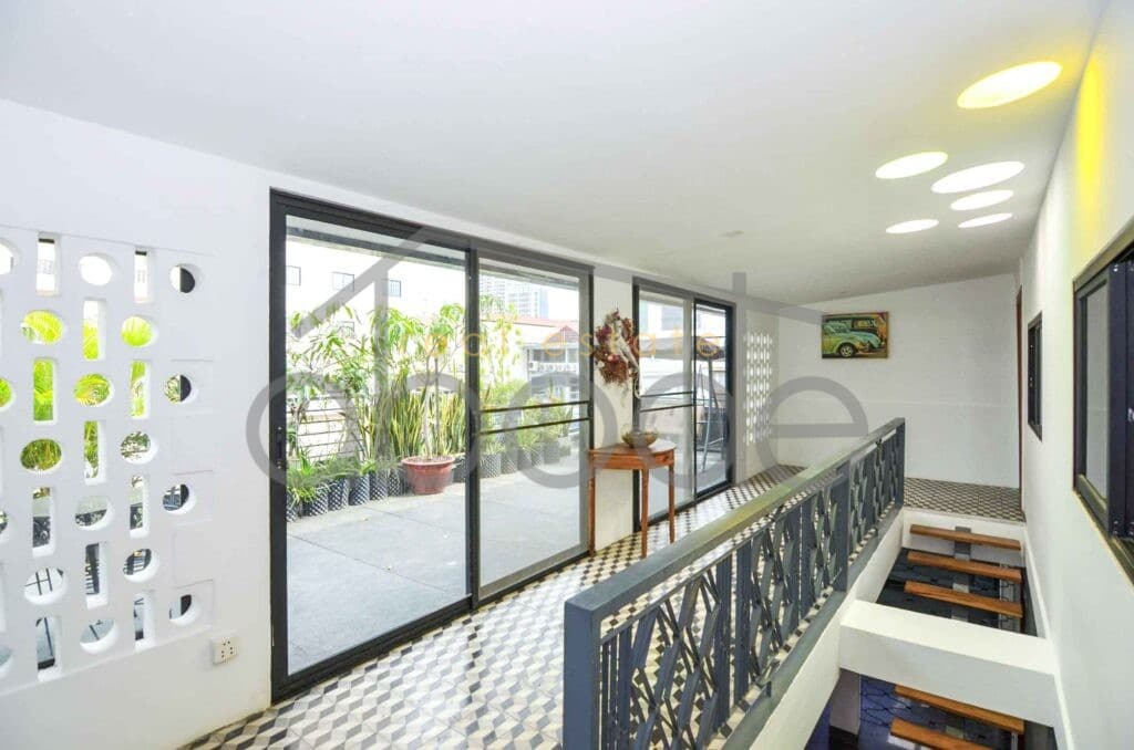 3 bedroom duplex near BKK 1 Prampi Makara