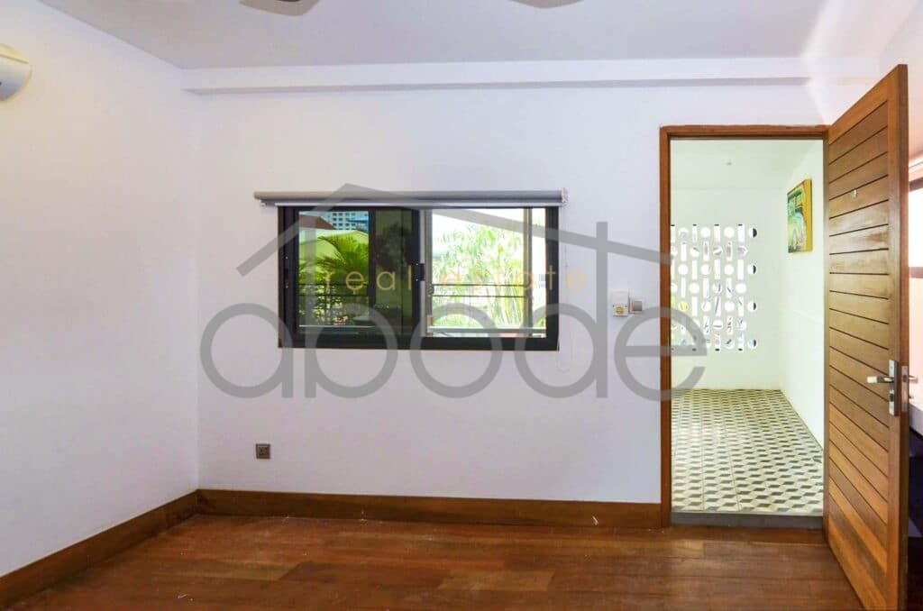 3 bedroom duplex near BKK 1 Prampi Makara