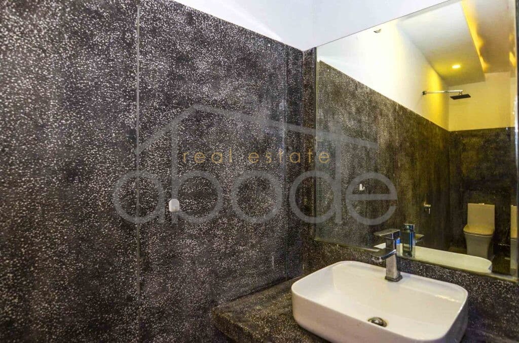 3 bedroom duplex near BKK 1 Prampi Makara