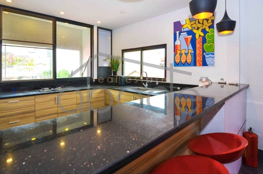 3 bedroom duplex near BKK 1 Prampi Makara