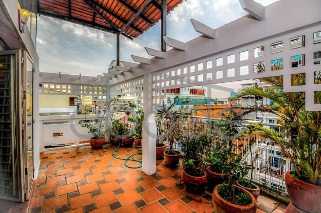 Large 2 bedroom apartment roof terrace for sale Daun Penh